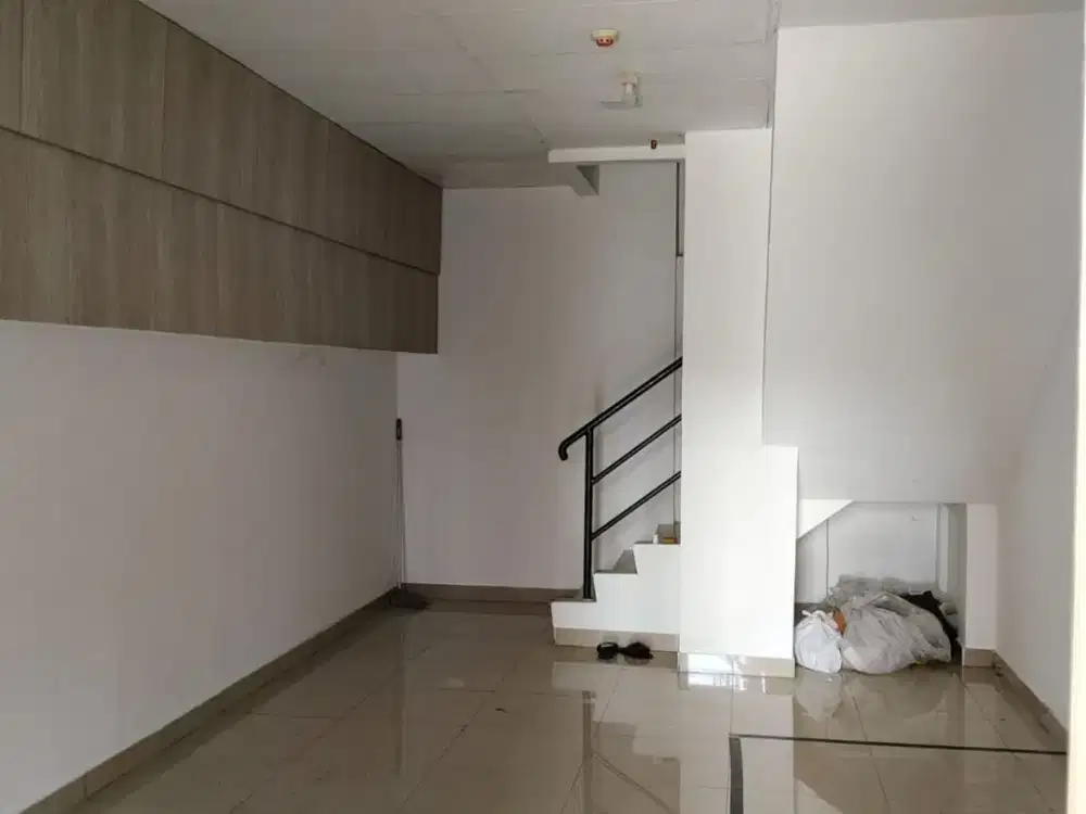 DISEWA RUKO 2 LANTAI DI CHM MOI KELAPA GADING BLOK H