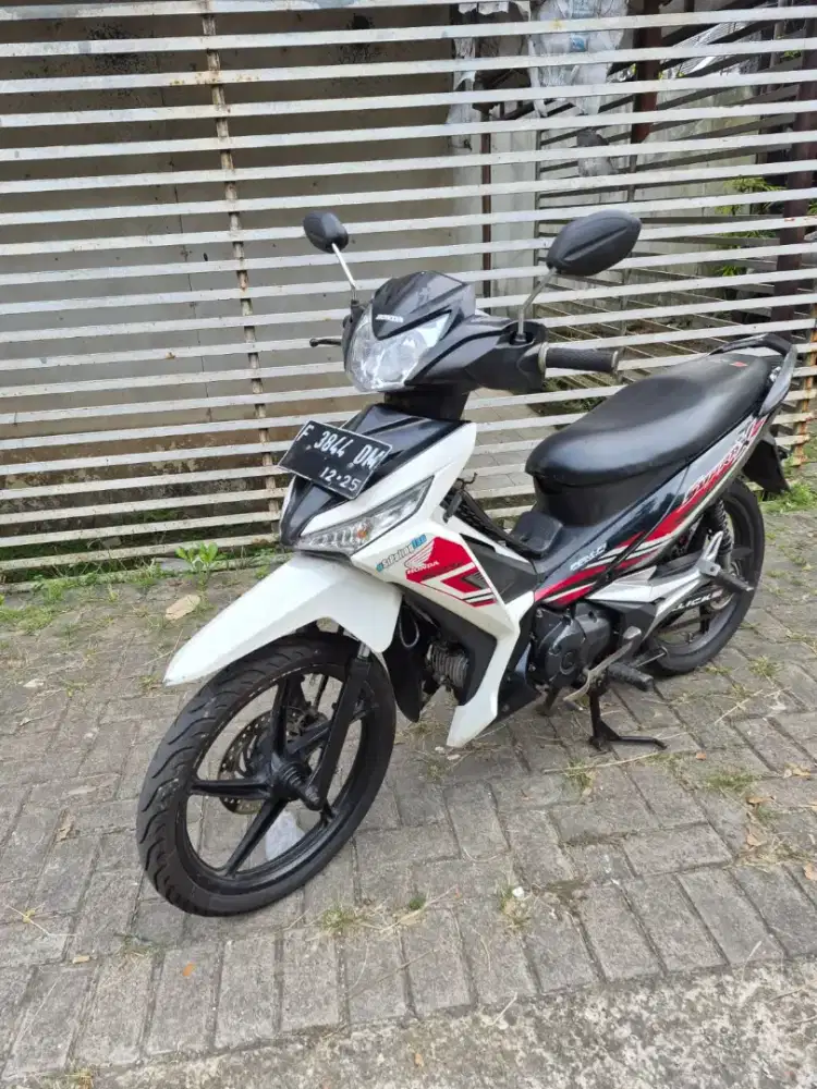 Dijual Honda Supra X 125 tahun 2014 surat lengkap