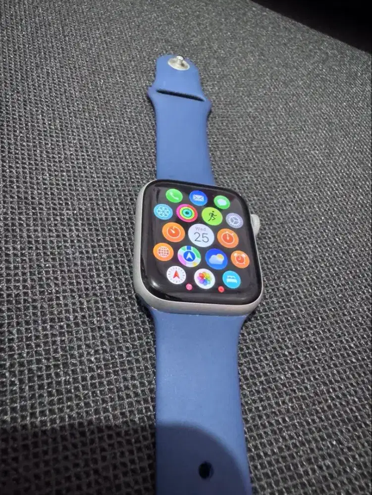 Apple Watch SE (Generasi ke-2 2024, 44mm) Silver AI Denim SB S/M GPS