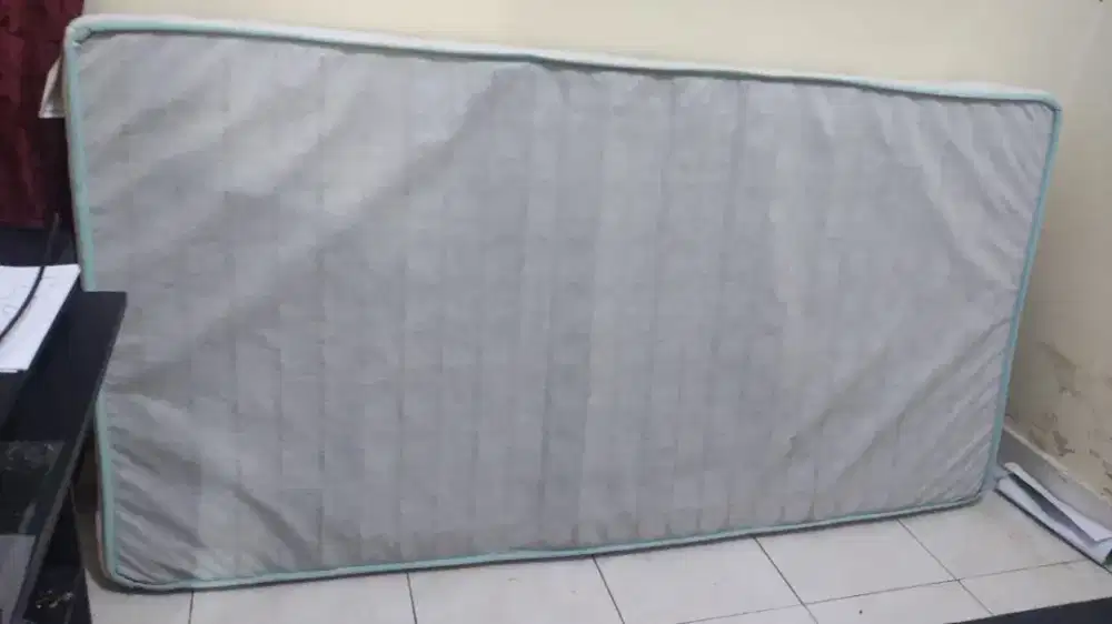 Kasur Bekas Dengan Per bukan busa nomer 3.