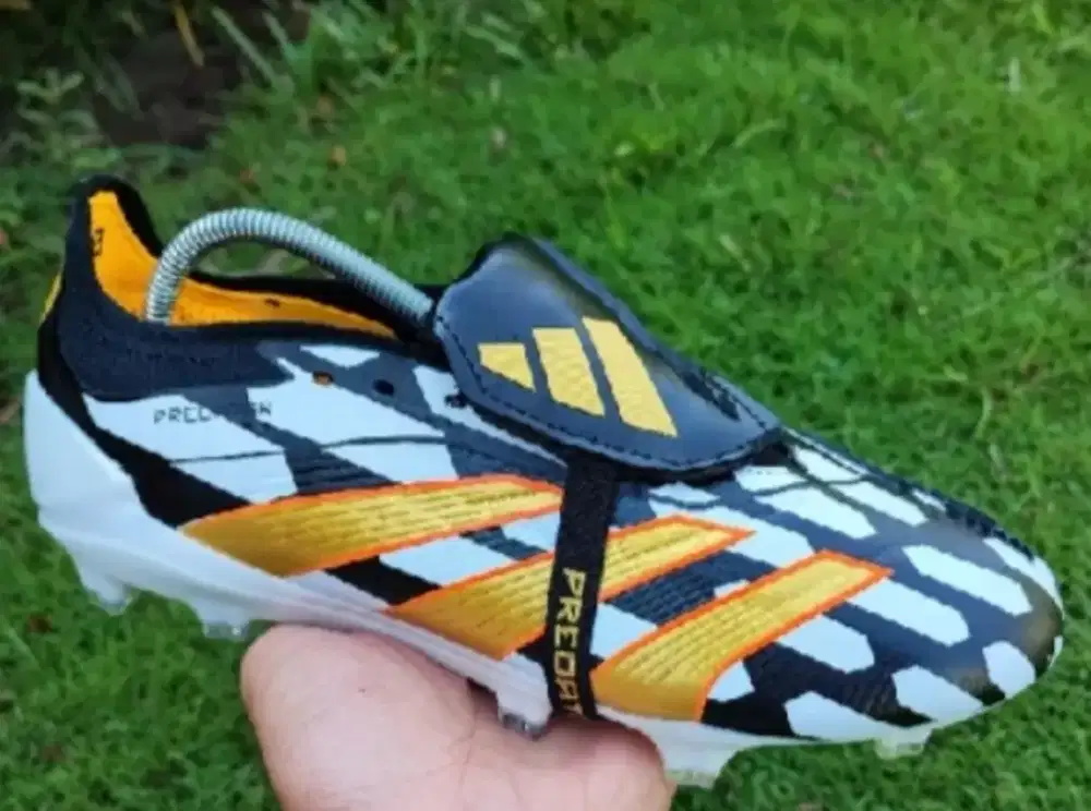 Sepatu bola Adidas predator elite toge fg