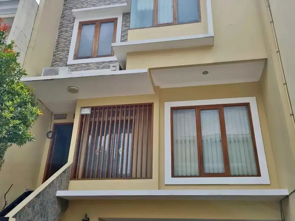 DIJUAL RUMAH MEWAH CAKEP di Lubang Buaya Dekat Tol JORR & Halim, LT 73 LB 200!