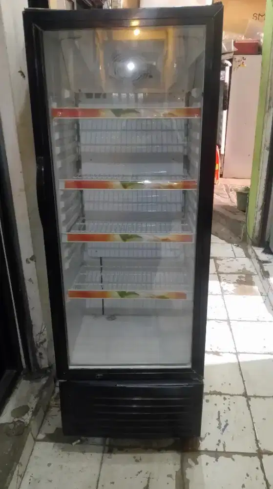 Showcase/Chiller Midea 4 Rak
