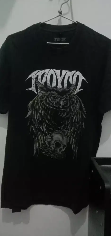 Kaos TROY Original Black Graphic Tee Owl Skull - Size L Premium