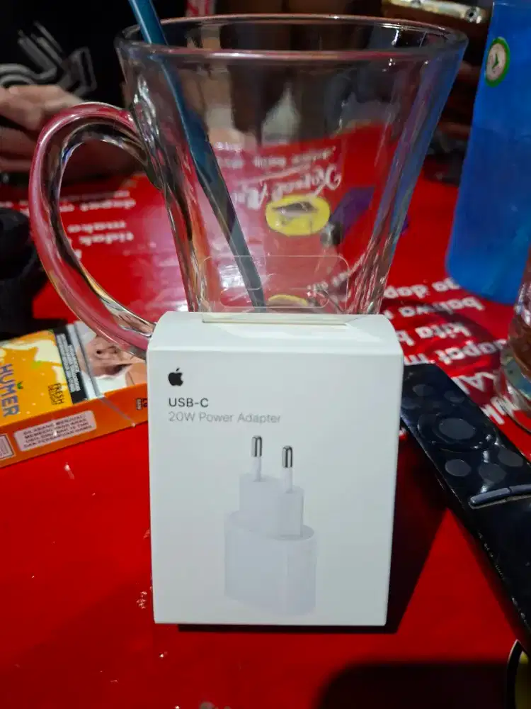 adaptor iphone 20wat  ori digimap 250 nego