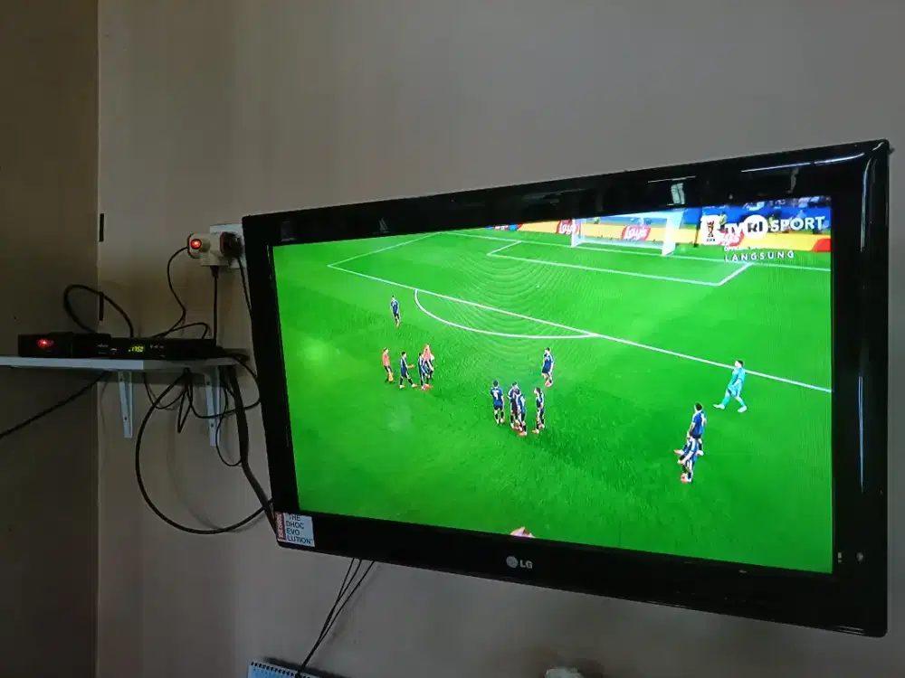 LCD TV LG 32 bekas