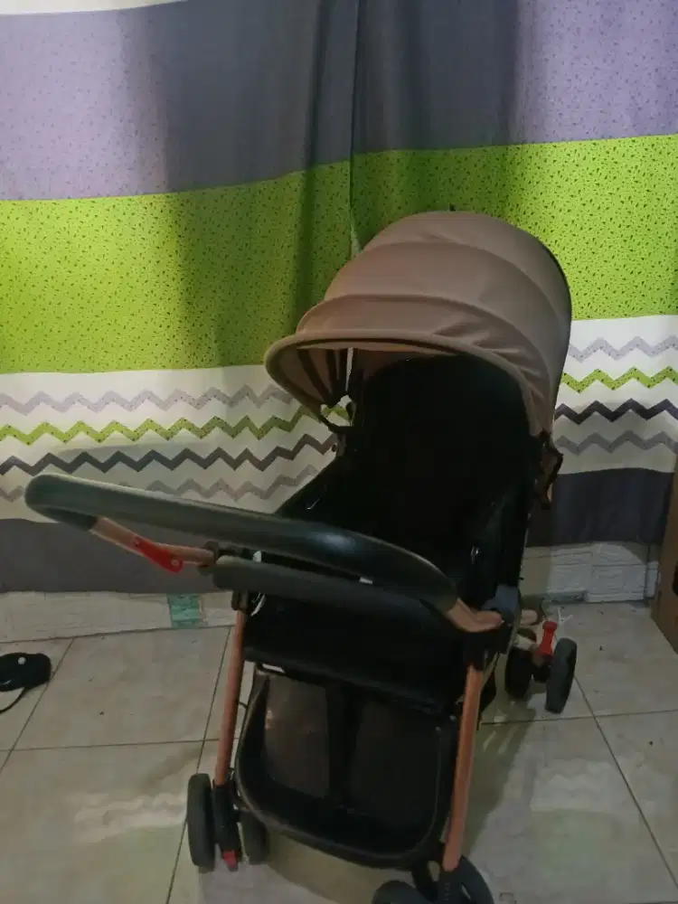 Stroller bayi merk Beige