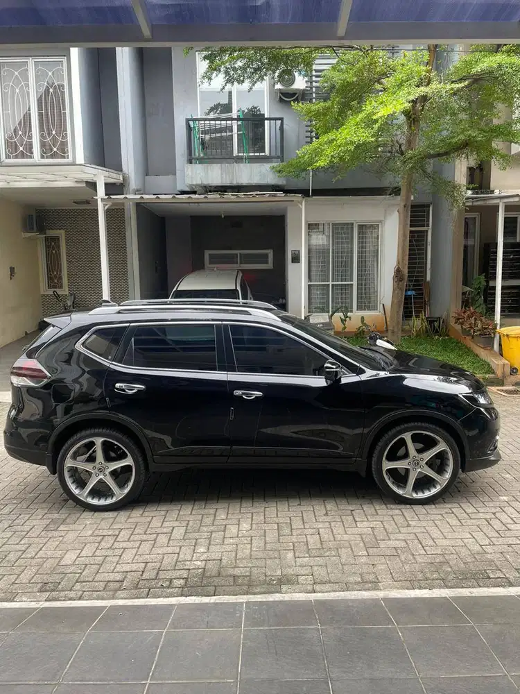 Nissan X-Trail 2018 AT Hitam, Velg Racing + Audio Upgrade