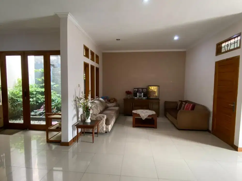 Rumah Nyaman Terawat di Cibogo Permai