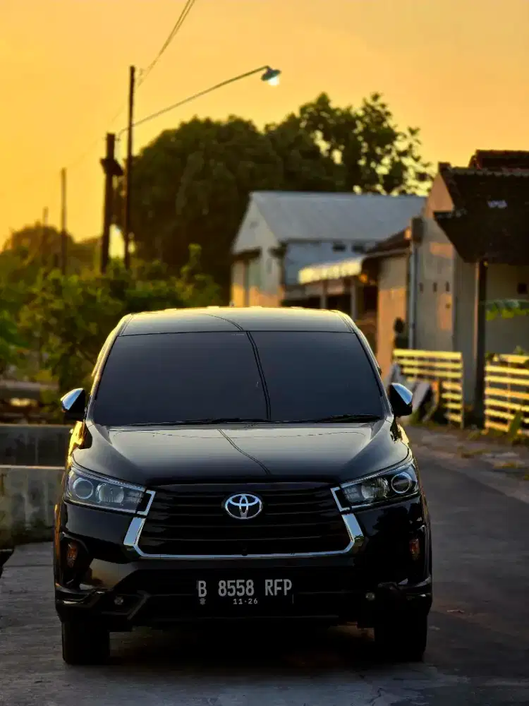 Innova Venturer Diesel 2.4 AT