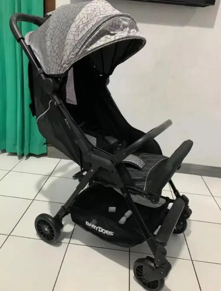 Stroller baby does