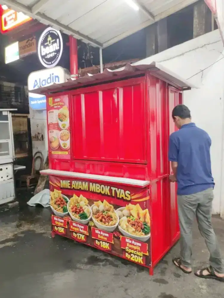 Booth Kontener Second Masih Bagus