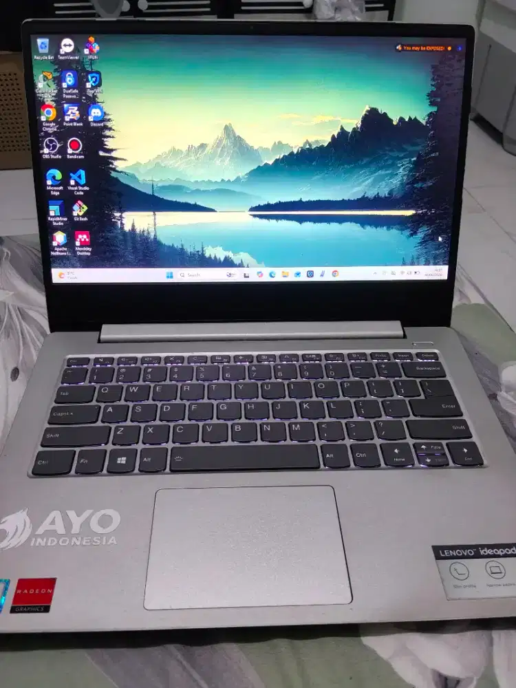 Lenovo IdeaPad 330S 
Intel Core i5-8250U Gen 8