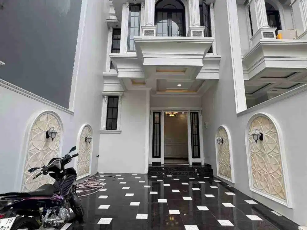 Rumah Mewah Modern Klasik 2 Lantai