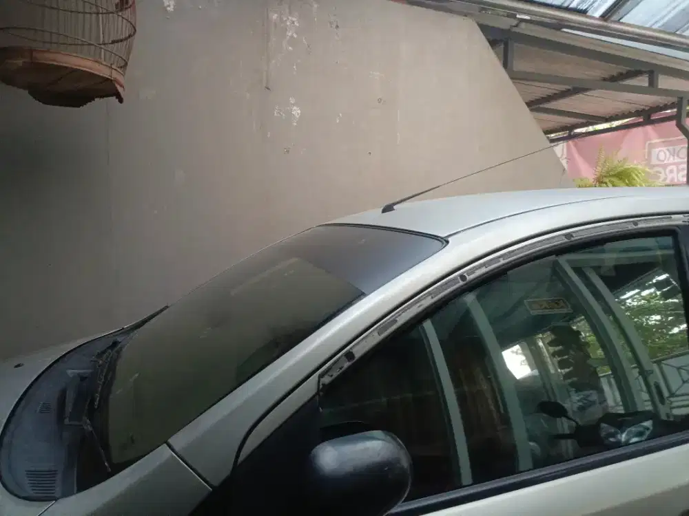 Dijual mobil Grand Livina XVMT 2008 warna kuning metalic