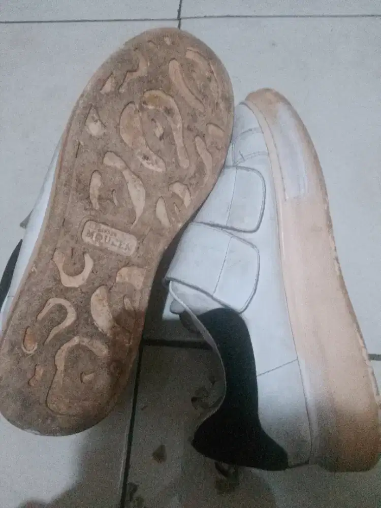 DiJual Sepatu Second