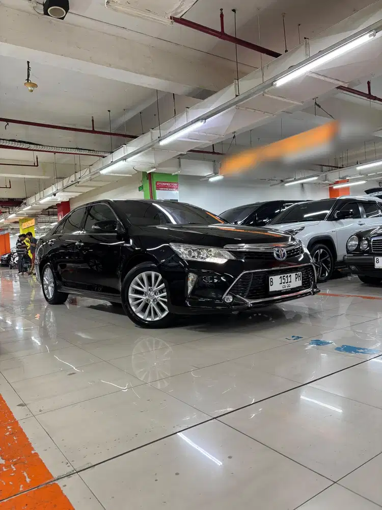 Camry V Hybrid 2017 Low Km