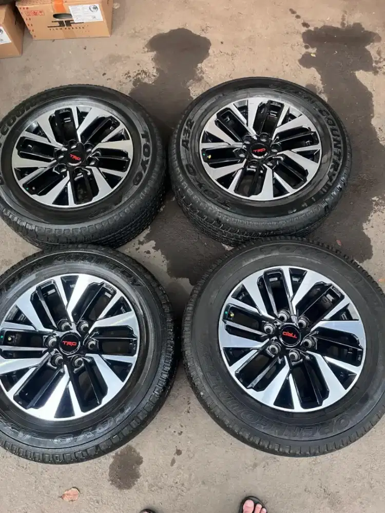 Velg original OEM Toyota Fortuner TRD ring 18 6x139,7 ban 265/60 R18