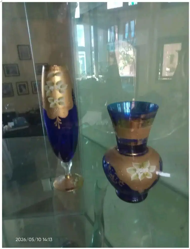 VAS CRYSTAL BOHEMI, BIRU KOBALT AKSEN EMAS