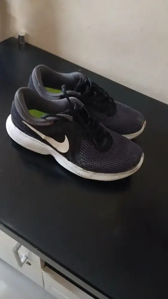 Sepatu Running Nike