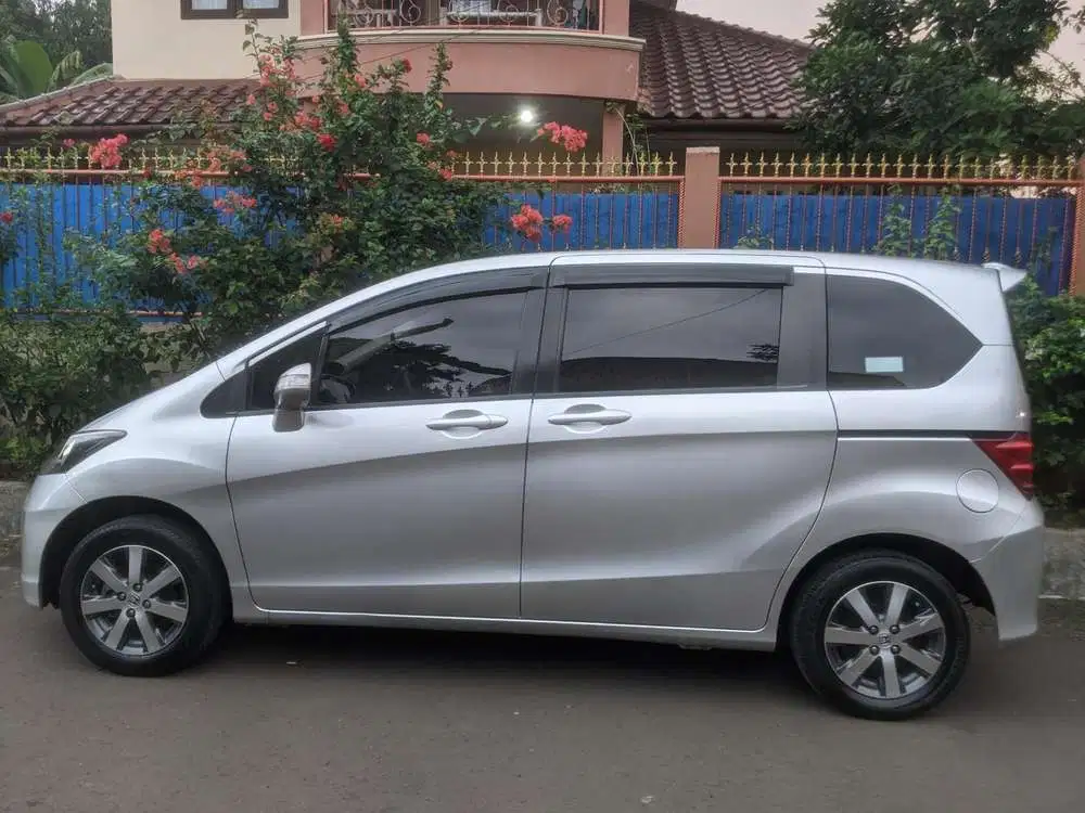 Honda Freed 2011 Bensin