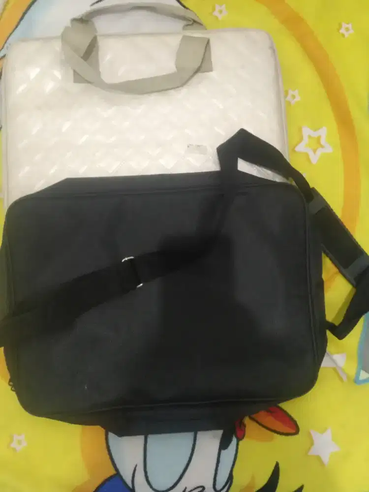Tas Selempang dan Softcase Laptop
