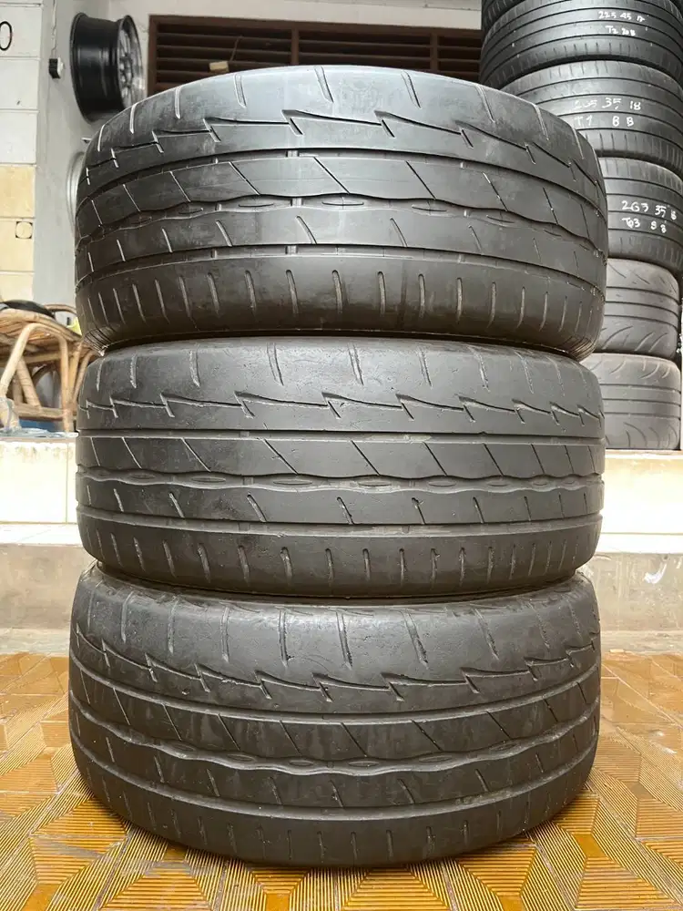 Ban Bridgestone Potenza Adrenalin RE003 235 50 r18 3Pcs