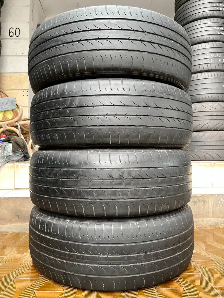 Ban Dunlop SP Sport Maxx 050 235 55 r20 4Pcs