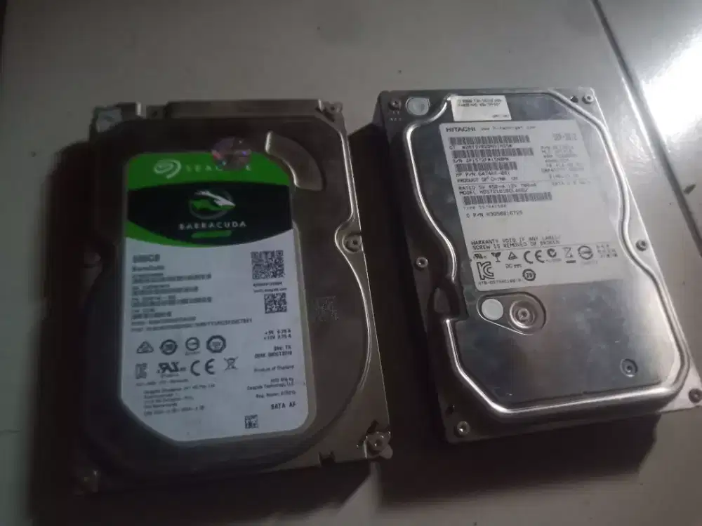 2 unit hard disk kondisi normal (BACA DESKRIPSI)