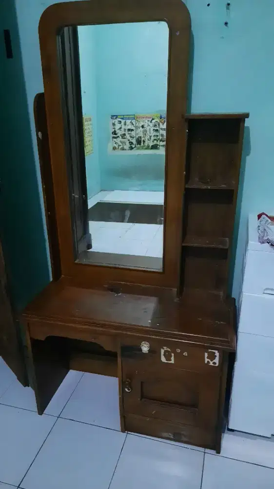 Meja rias kayu jual apaadanya