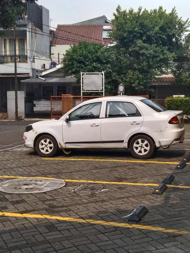 Proton Saga 2012 Bensin