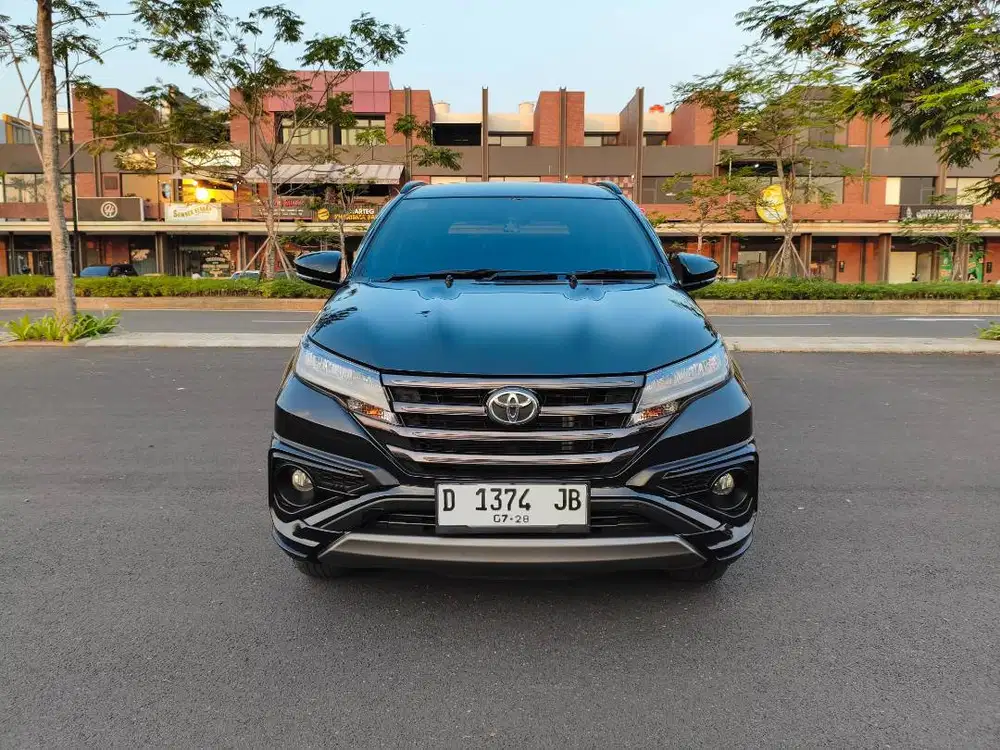 Toyota Rush GR matic 2023 hitam