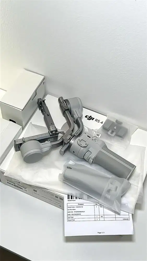 DJI RS 4 Mini Gimbal Stabilizer