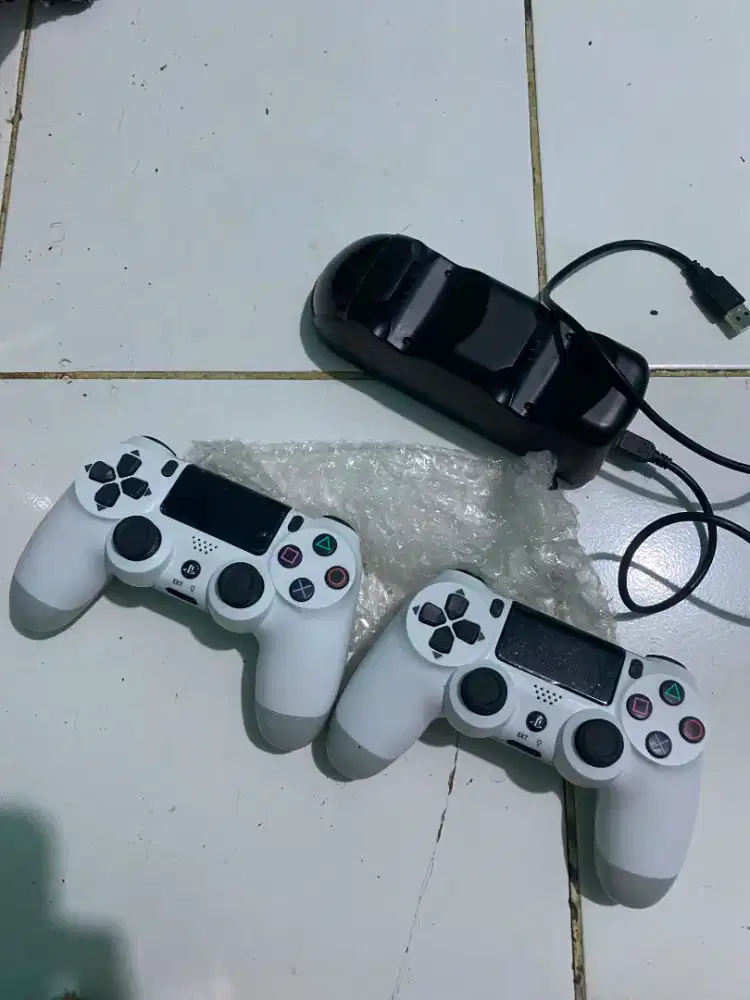 Stik ps4 op + charging dock