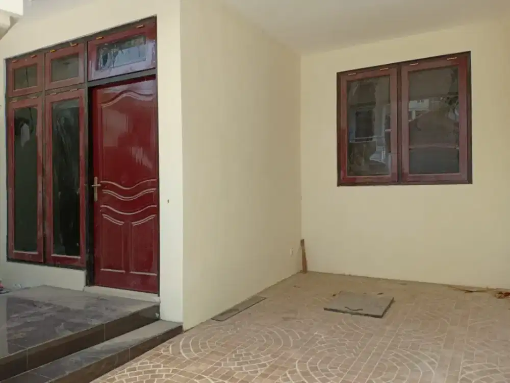 DiSewakan/Jual Rumah Second Bagus di area Kalijudan, Surabaya