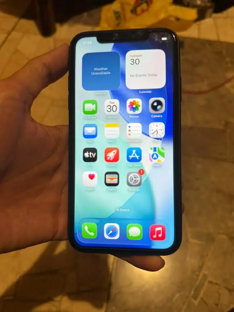 iphone 11 64 gb ibox like new