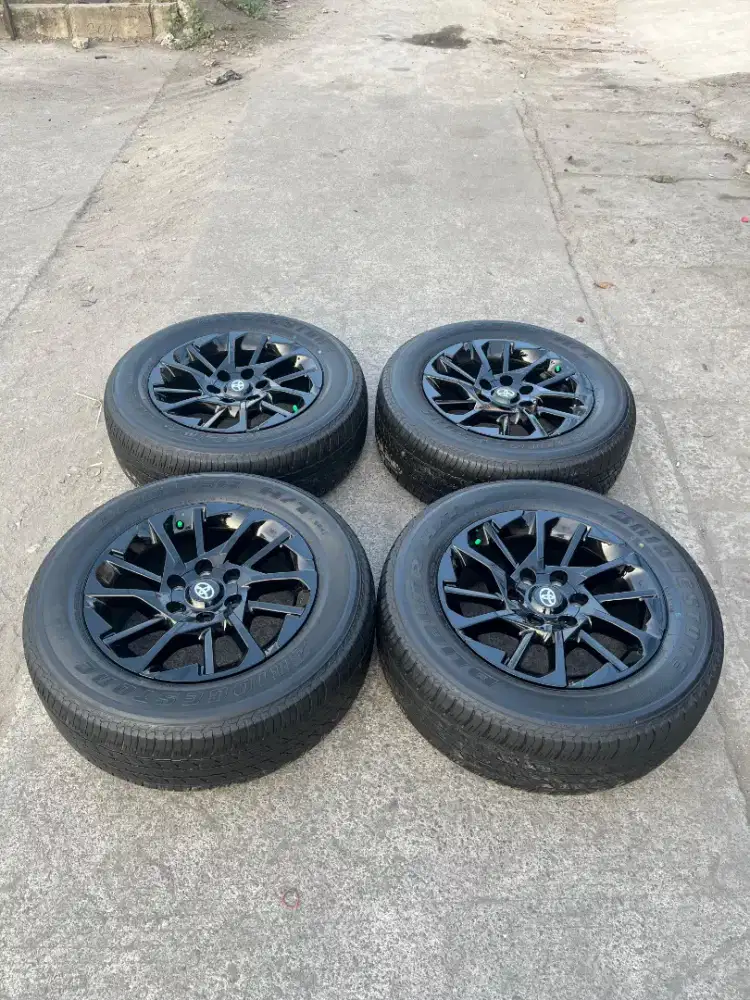 jual veleg ori fortuner gr r 18 pcd 6x139 7 bisa tuker tamba plus ban.