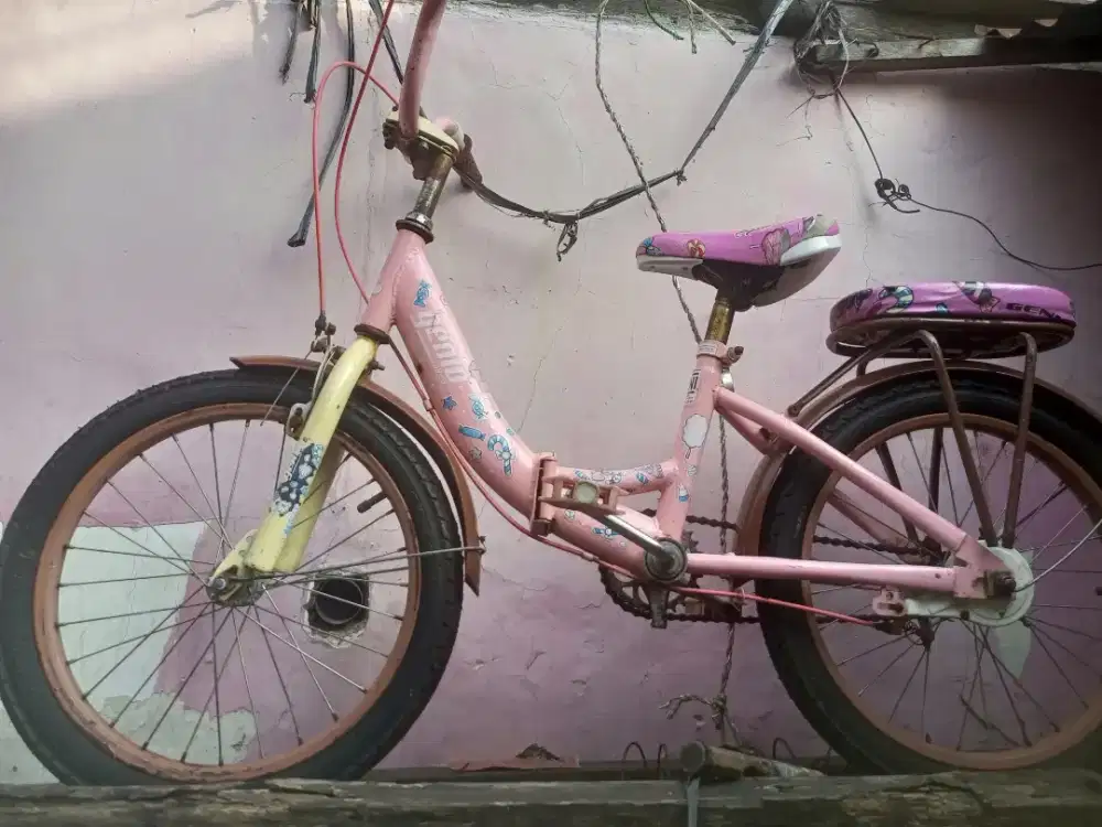 Sepeda anak perempuan ukuran 18 siap pakai