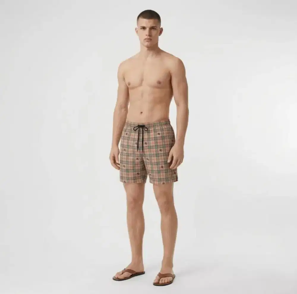 Celana short pants Burberry Monogram Size 31/35cm