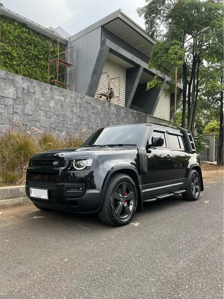 LOW KM DEFENDER 110 P300 2.0 SE