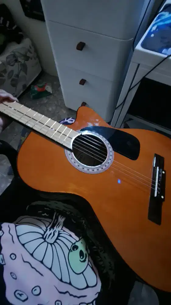 Gitar Akustik Yamaha