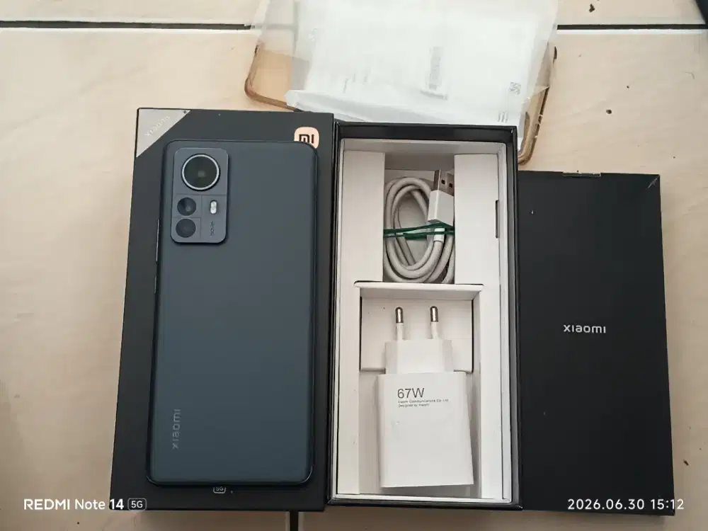 Xiaomi 12 Pro Flagship Mulus