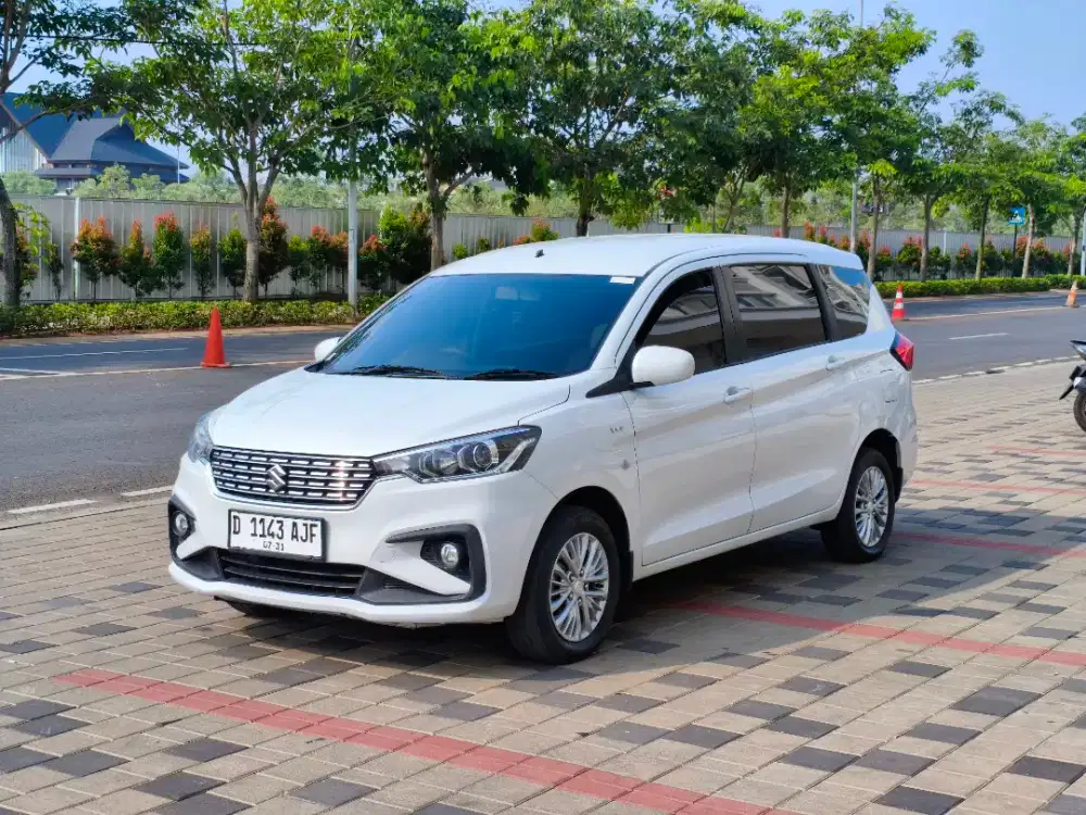 Suzuki Ertiga GL Matic 2021 warna putih - Dp 15jt