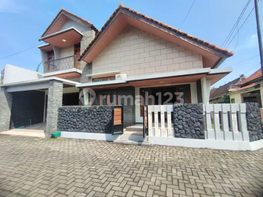 Rumah 2 Lantai furnish tengah kota solo serengan strategis nyaman