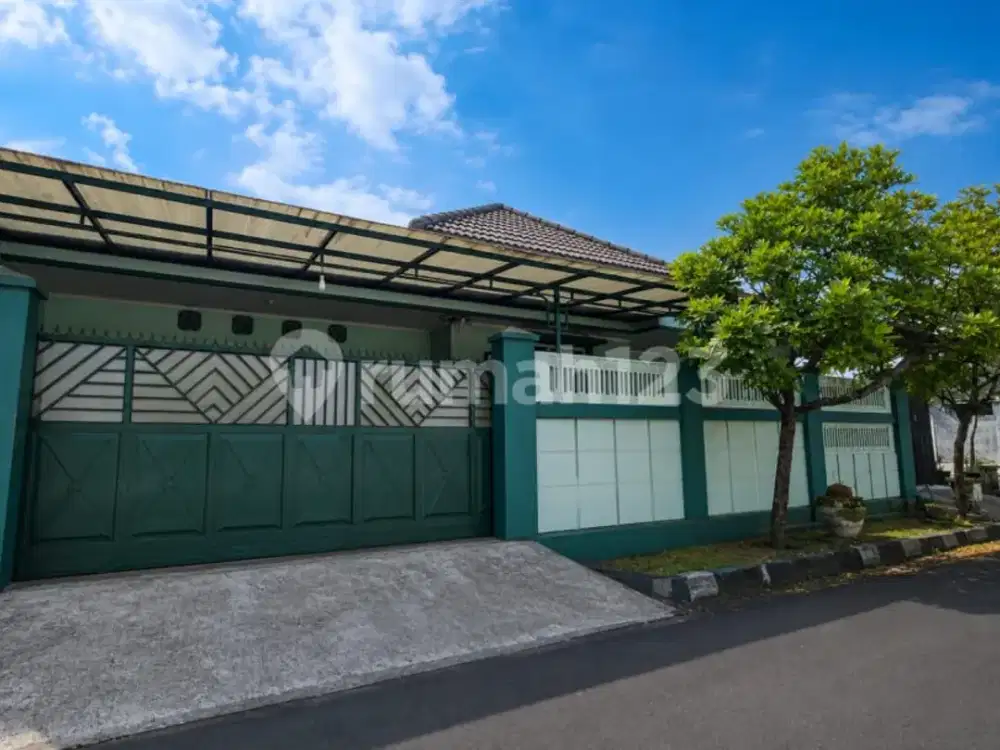 Rumah Cluster Tengah Kota Solobaru Ada Satpam Hoek Luas 430Meter