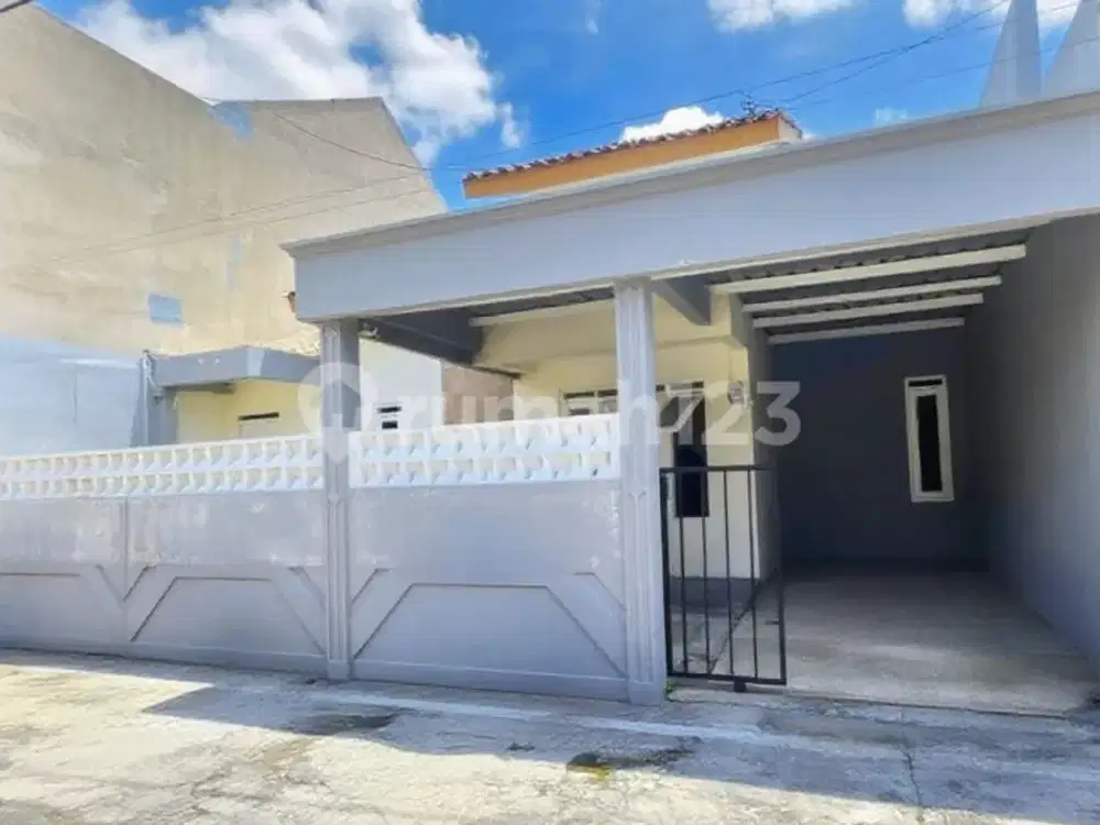 Rumah Bagus Area Perumahan Luas 100m Lokasi di Colomadu
