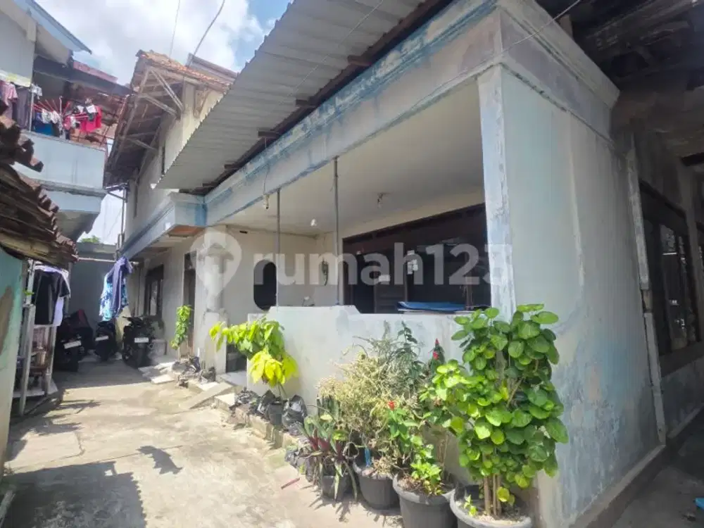 Rumah Lama Hitung Tanah Tengah Kota Solo di Kemlayan