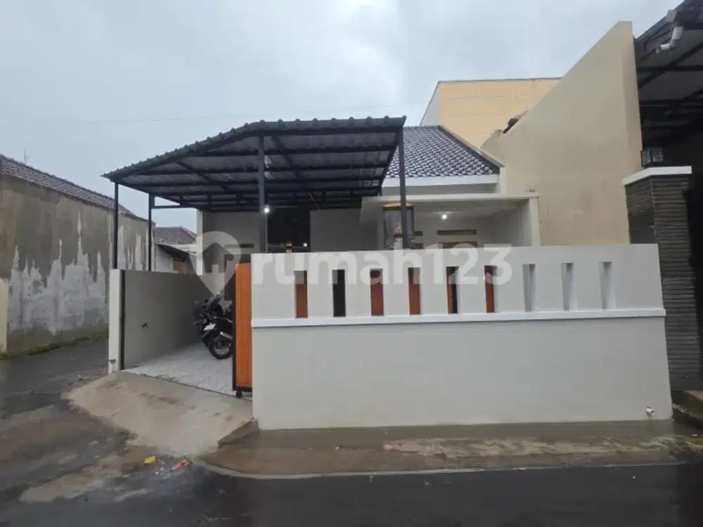 Rumah Siap Huni Posisi Hoek Akses Jalan Lebar di Gedongan