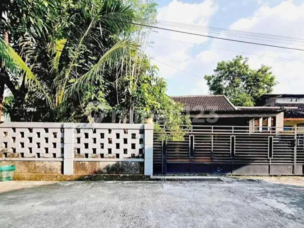 Rumah Bagus siap huni luas 395m² harga murah kadipiro solo