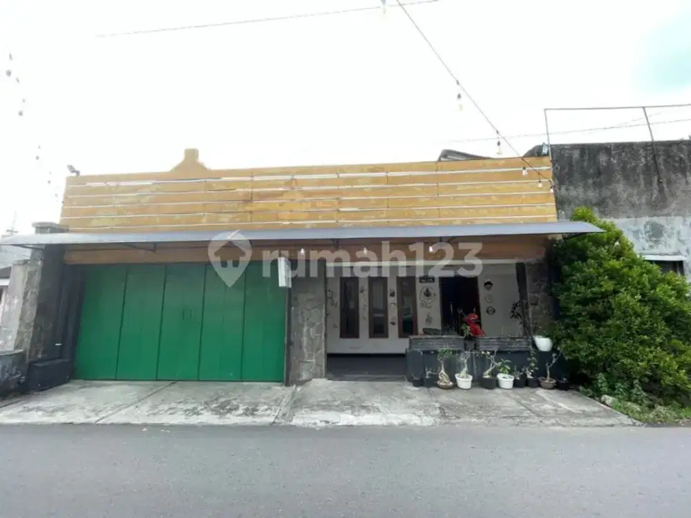 Rumah Bagus Tengah Kota Solo Cocok Buat Kantor Lokasi Kestalan